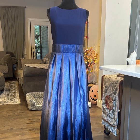 SLNY Dresses & Skirts - SLNY ombre Blue Sleeveless Gown